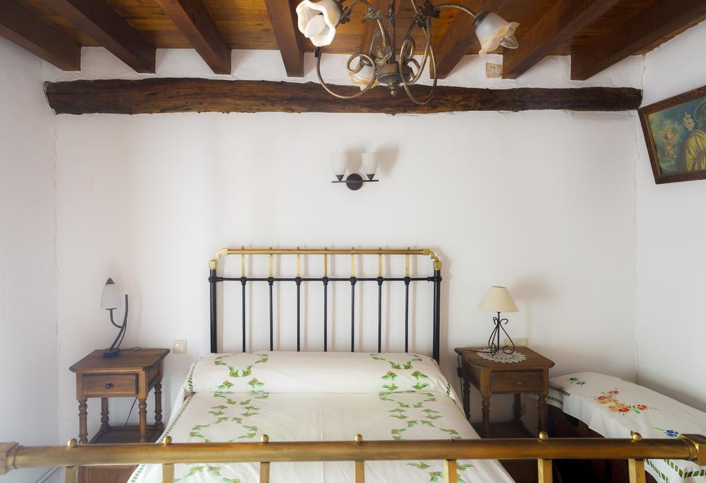 La Casa Del Tio Venancio Caracenilla Room photo